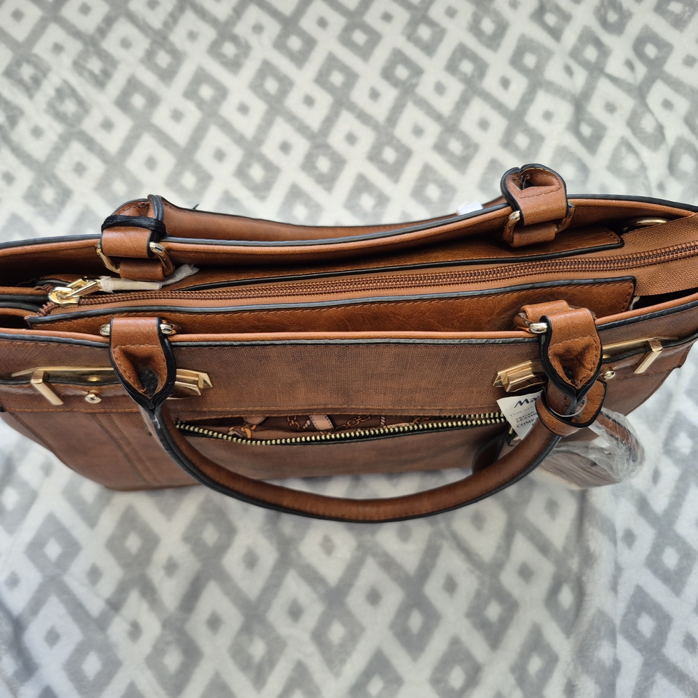 Elegant Tan Satchel Purse - Picture 4 of 15